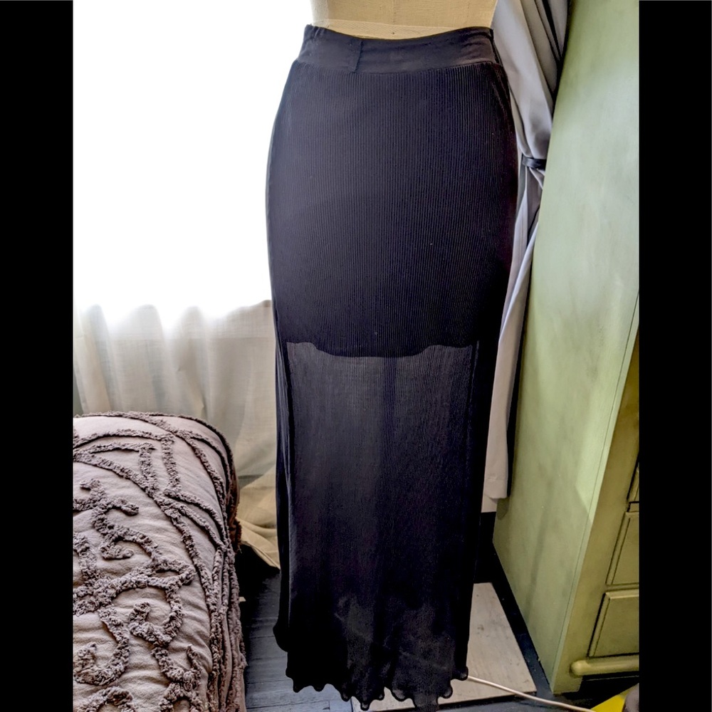 Forever 21 plisse sheer skirt